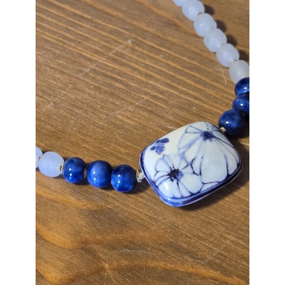 Vintage Artisan-Made Blue & White Floral Pottery Pendant Beaded Necklace - Picture 4 of 7